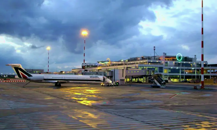 Lotnisko Bari Karola Wojtyły